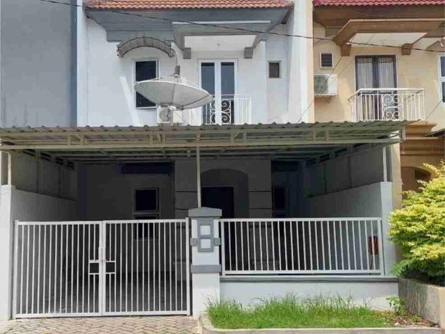 SEWA RUMAH ASRI 2 LANTAI SEMI FURNIS  SIAP HUNI KLAMPIS SEMALANG INDAH