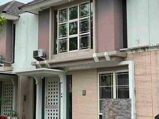 disewakan rumah Citraland greenlake Surabaya barat dekat sekolah Binus dan supermarket