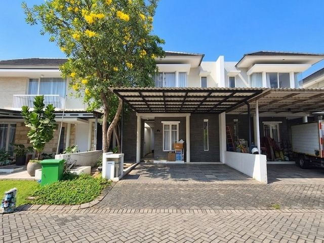 ROYAL RESIDENCE GREENWICH MINIMALIS SIAP HUNI MURAH