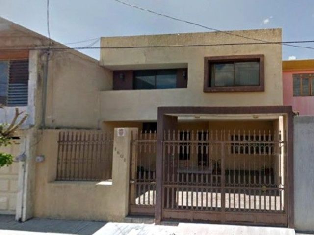 CASA EN GUANAJUATO, MUY AMPLIA, CUENTA CON TODOS LOS SERVICIOS Y AMENIDADES