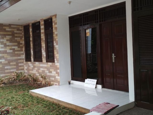 Perumahan Lebak bulus Karang tengah Lt 180m2 /Lb,180m2, 1,5 Lantai , Unfurniture , 105 jt /Thn