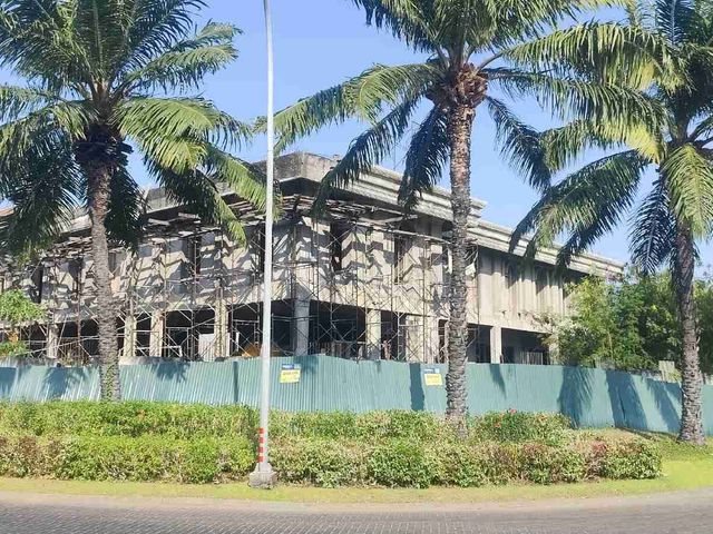 JUAL RUMAH RAYA LAGUNA PAKUWON CITY SURABAYA  HITUNG TANAH 25JTAN/M DEKAT PCM HOKKY ITS MULYOREJO