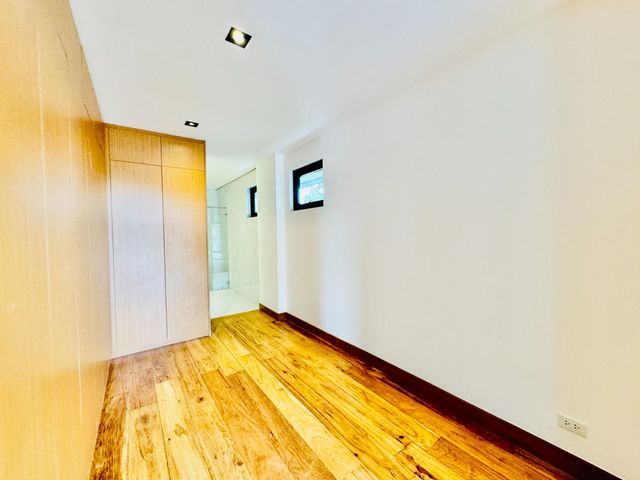 place photo 94