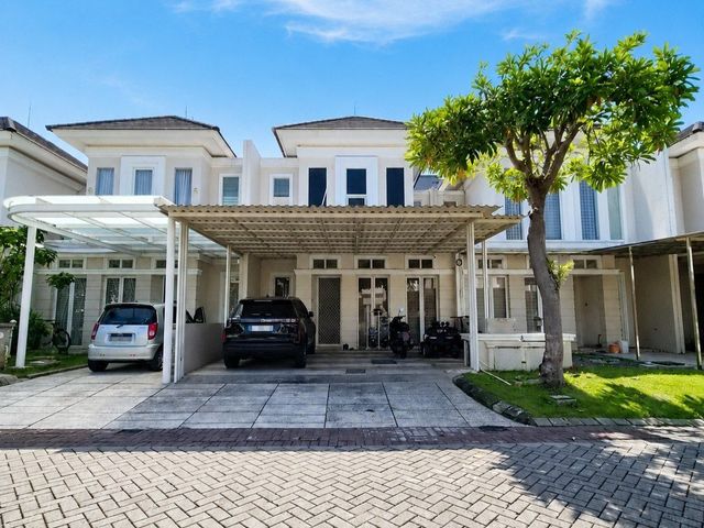 Rumah East Coast Park, Pakuwon City Siap Huni • Semi Furnished • Carport 2