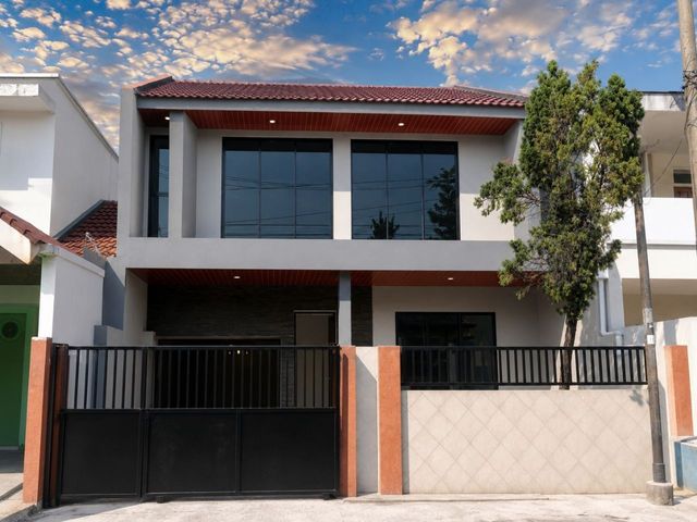TURUN 200JUTA BUTUH SEGERA LAKU Rumah Nginden Intan Tengah Kota Surabaya Baru Renovasi Lantai Granit