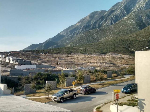 Casa en remate: Cerrada de Noche Buena Norte 235, Misión de Santa Catarina 3er Sector, Santa Catarina, Nuevo León