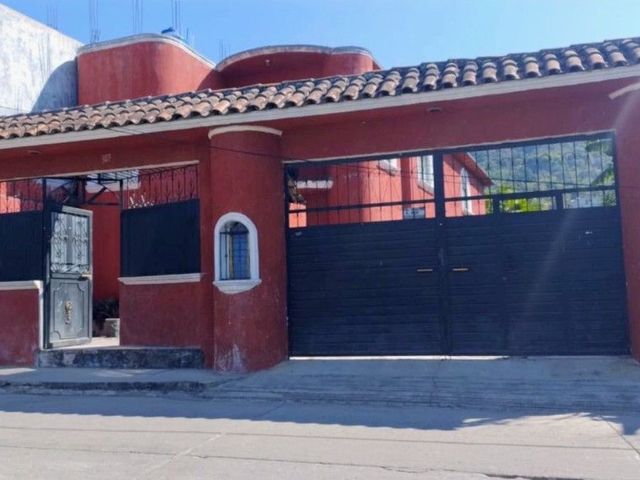 CASA EN CHIAPAS ENTREGA INMEDIATA CUENTA CON ACABADOS DE LUJO Y TODAS LAS AMENIDADES.