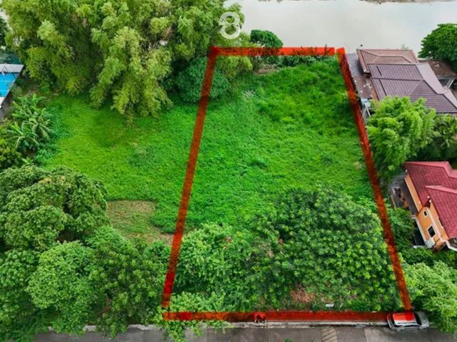 Loyola Grand Villas Lot