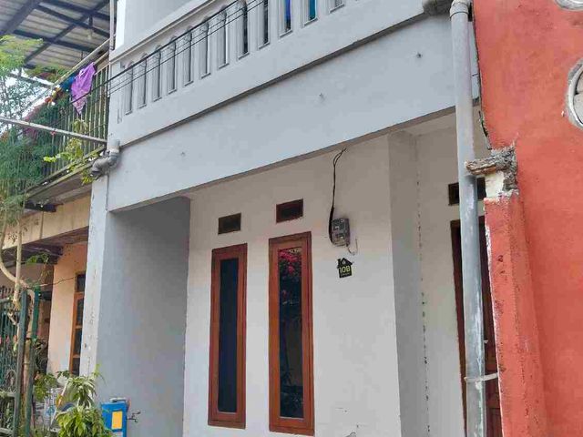 Rumah Sewa 4 kamar akses mobil dekat kampus Malang
