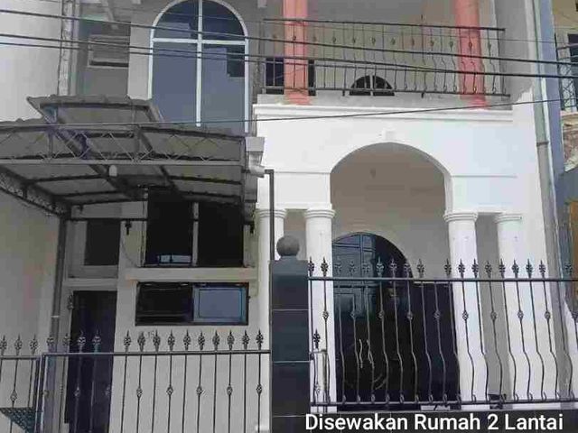 Disewakan Rumah 2 lantai di Perum. Lili Boulevard Makassar