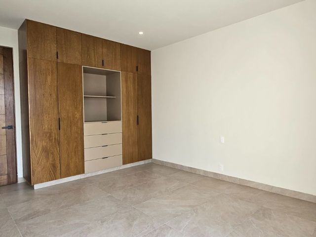 place photo 66