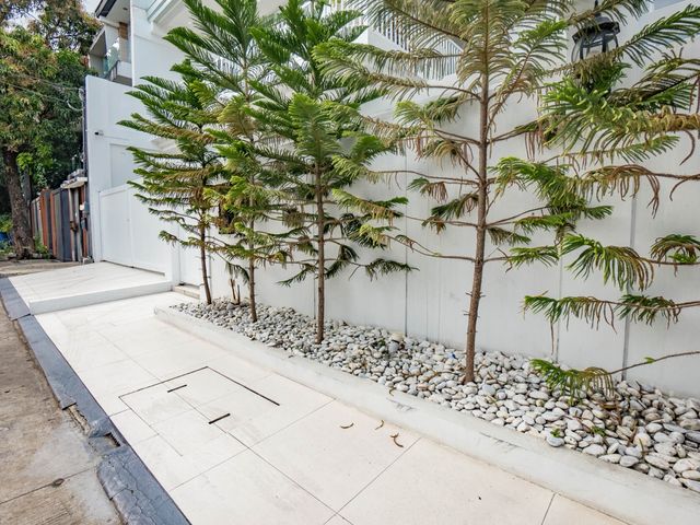 place photo 75