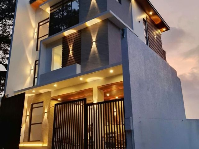 Modern 3 Level Family Home in Baguio with mountain view