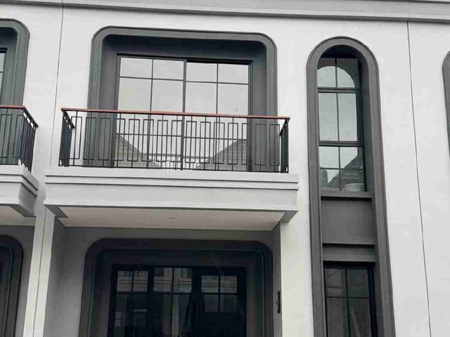 disewakan rumah mansion nine Menganti Wiyung