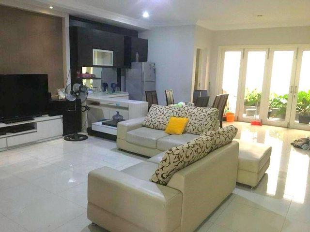Jual Rumah Eksklusif Furnish di Wisata Bukit Mas Surabaya