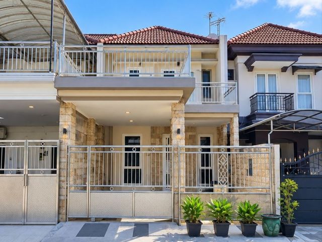 Rumah Pantai Mentari STRATEGIS Row 4 mobil MINIMALIS SIAP HU