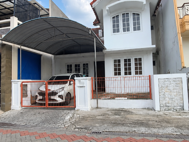 Dijual Rumah di Villa Valensia Pakuwon Indah dekat Pakuwon Mall