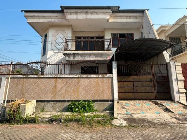 Rumah 2 Lantai Mulyosari Prima Ideal Untuk Keluarga