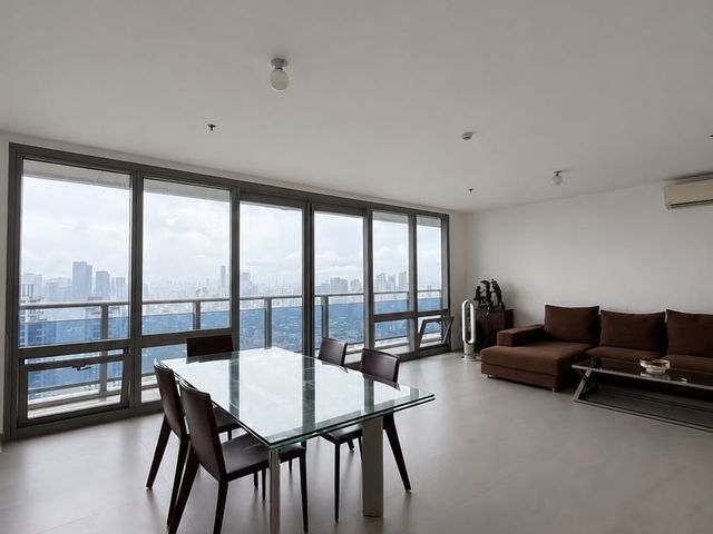 LOWEST PRICE & BEST VIEWS! THE SUITES (BGC) 212 SQM | 3 BEDROOMS with 2 PARKING SLOTS and BALCONY