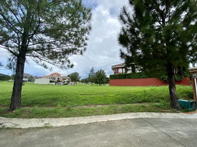 For Sale: 422 sqm Lot at Portofino South, Las Piñas | Php 35.87M