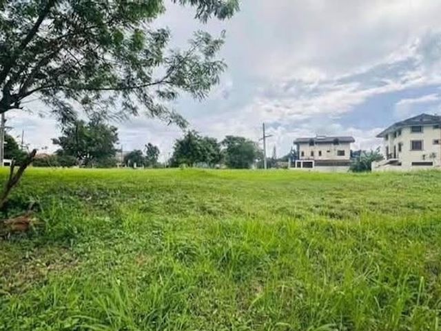Residential Lot For Sale in South Forbes Villas | 10687