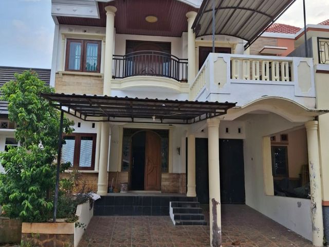 Dijual Rumah 2 Lantai Lokasi Perum Taman Bunga BSB Semarang