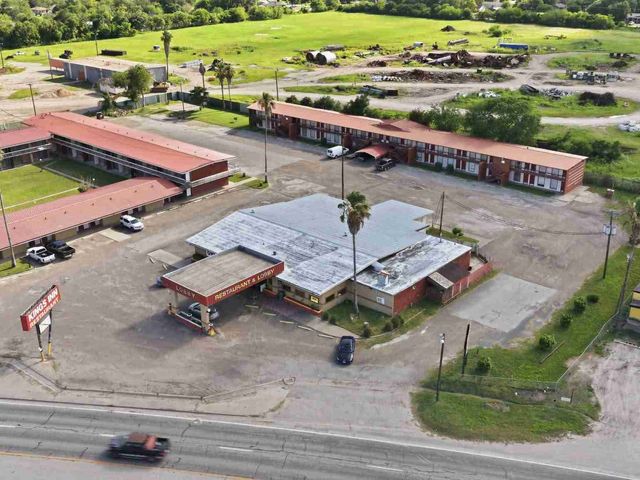 Hotel in Texas For Rush Sale, 6 buildings for only 850K USD.