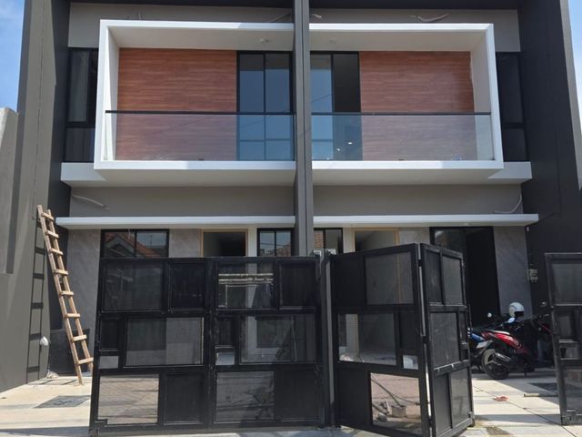 RUMAH BARU GRESS 2M AN  PERUMAHAN ELLITE  STRATEGIS  Wisma Mukti