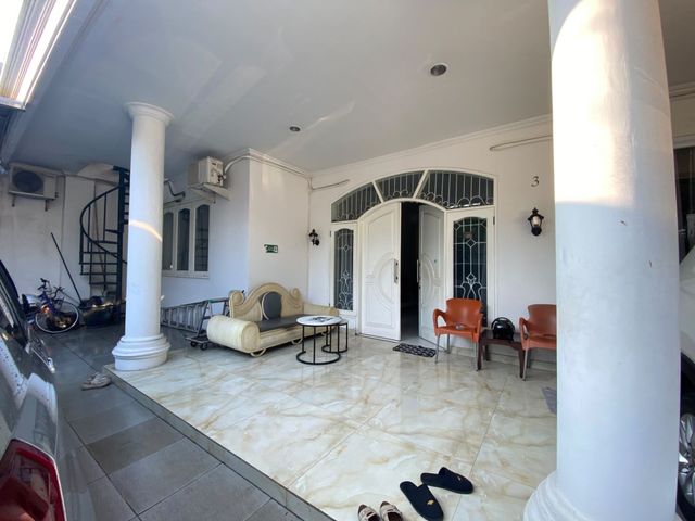Jual Rumah strategis tengah Kota surabaya