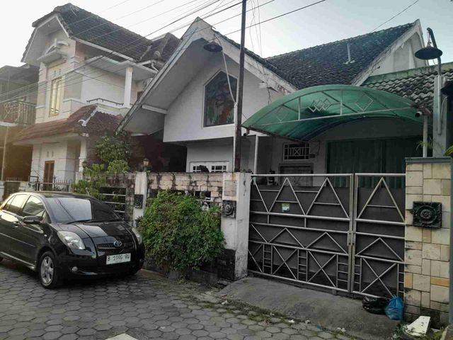 Rumah Dalam Perumahan Di jl. Godean km 1 Dekat Tugu Jogja dan Malioboro
