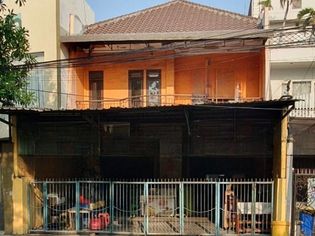 Disewakan Rumah Usaha di Jalan Raya Dukuh Kupang Surabaya Barat