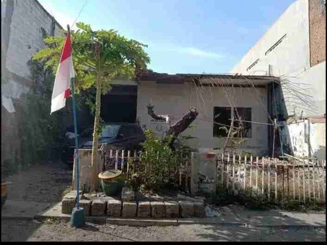 *Dijual rumah bentuk kos demak jaya surabaya*