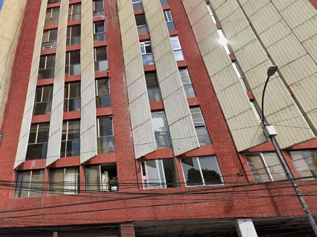 PROPIEDAD DE RECUPERACION HIPOTECARIA CON PRIVILEGIADA UBICACIÓN Y SERVICIOS CERCANOS.
