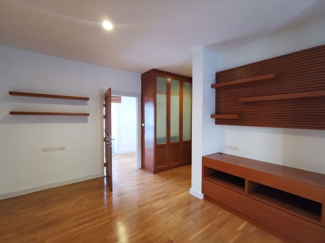 place photo 66