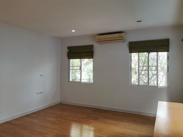 place photo 52