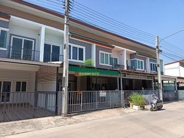 หมู่บ้านอุไรสิริ ฉะเชิงเทรา ขายด่วน ทาวน์โฮม 2 ชั้น เนื้อที่ 26 ตร.ว ทำเลดี ใกล้ถนนสุวินทวงศ์