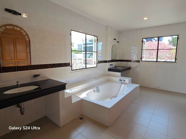 place photo 52