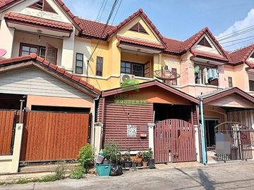หมู่บ้านสวีทโฮมปาร์ค บางบัวทอง ขายด่วน ทาวน์เฮ้าส์ 2 ชั้น เนื้อที่ 16.20 ตร.ว ทำเลดี ราคาไม่แพง