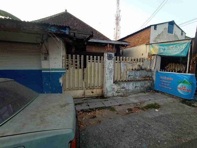 *Dijual rumah strategis tengah kota pakis Sawahan Surabaya*