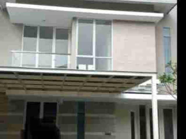Dijual rumah baru siap huni Green Lake Anemone Deluxe citraland Surabaya*