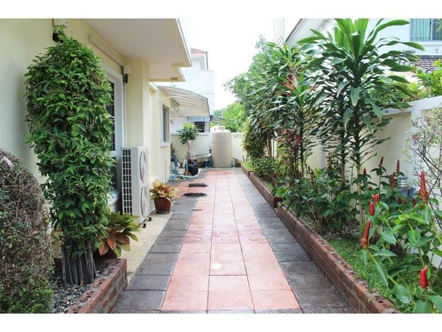 place photo 34