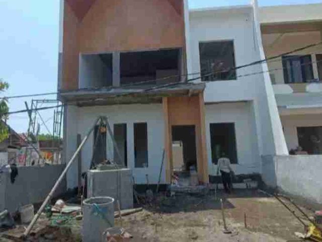 Di jual rumah baru gress pakis tirtosari 
Dekat Ciputra world Surabaya