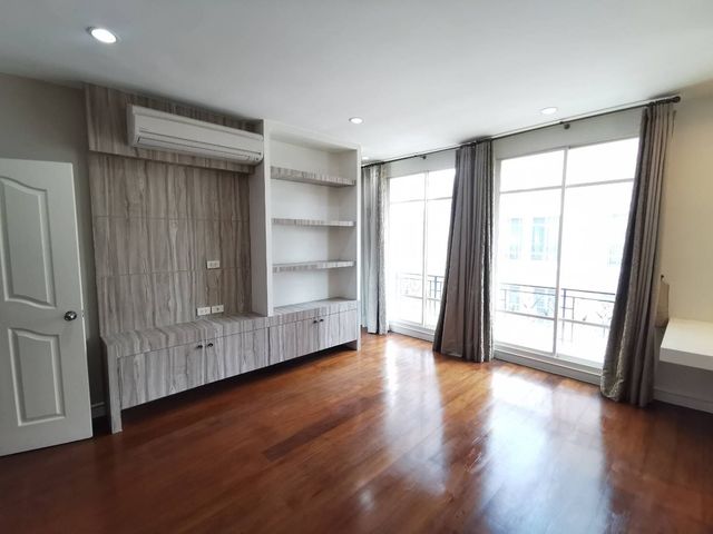 place photo 52