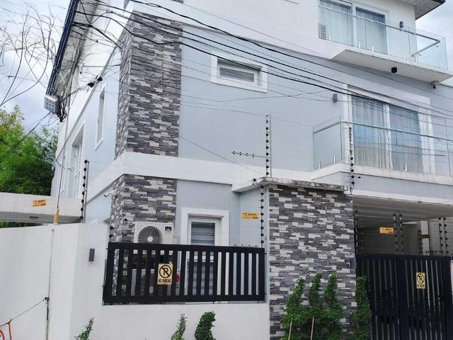 House and lot For sale in Greenwoods Pasig City (Inside Subdivision) PH2810