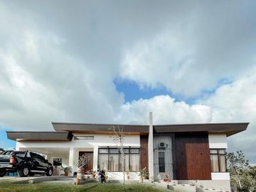 TAGAYTAY-SILANG BOUNDARY HOUSE @ 200 SQ.M AND LOT @ 1,250 SQ.M