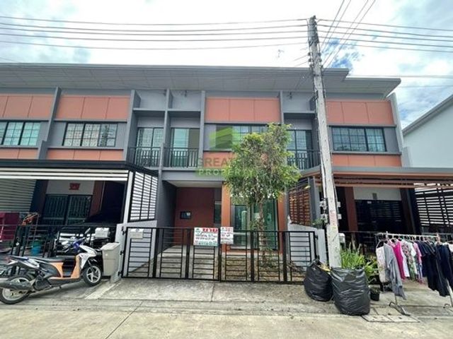 หมู่บ้านสิริเพลส นวนคร SIRI PLACE NAVANAKORN ขายด่วน ทาวน์เฮ้าส์ 2 ชั้น เนื้อที่ 16.50 ตร.ว ทำเลดี บ้านใหม่ พร้อมอยู่