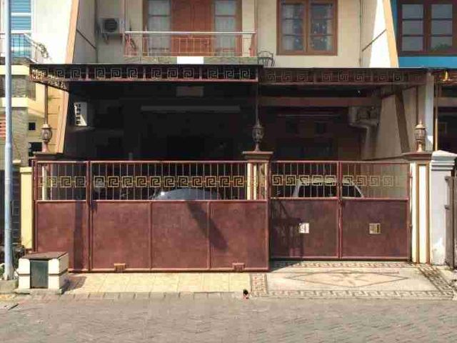 Rumah Manis Semi Furnish di Tropodo Sidoarjo