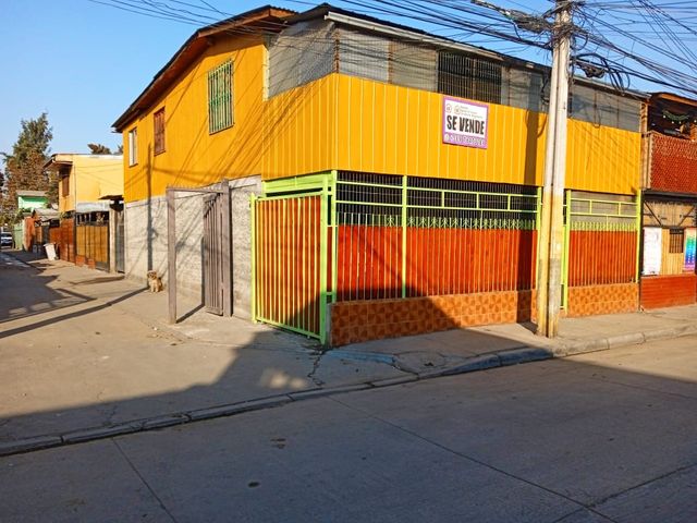 VENTA CASA ESQUINA - DE 2 PISOS , 6 DORMITORIOS ,COMUNA PUDAHUEL SUR