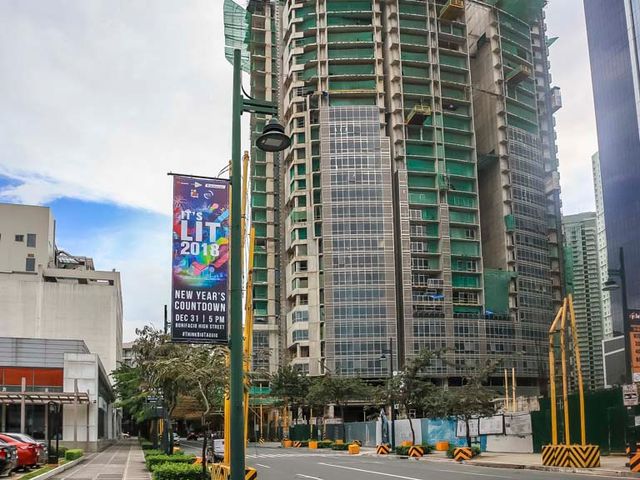 Lowest Priced in the Market !! 3 Bedroom Condo with 3 Parking Slots For Sale in East Gallery Place, BGC