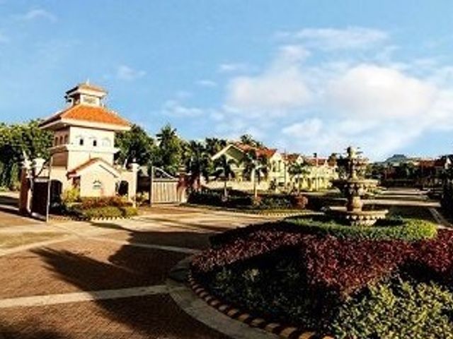House and Lot-Camella Carson 2 Storey with garage for sale in Bacoor, Cavite